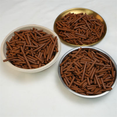 Gasreinigingsmiddel voor het ontzwavelen van ijzeroxide met een breeksterkte van ≥ 70 N/cm en een watergehalte van ≤ 5%